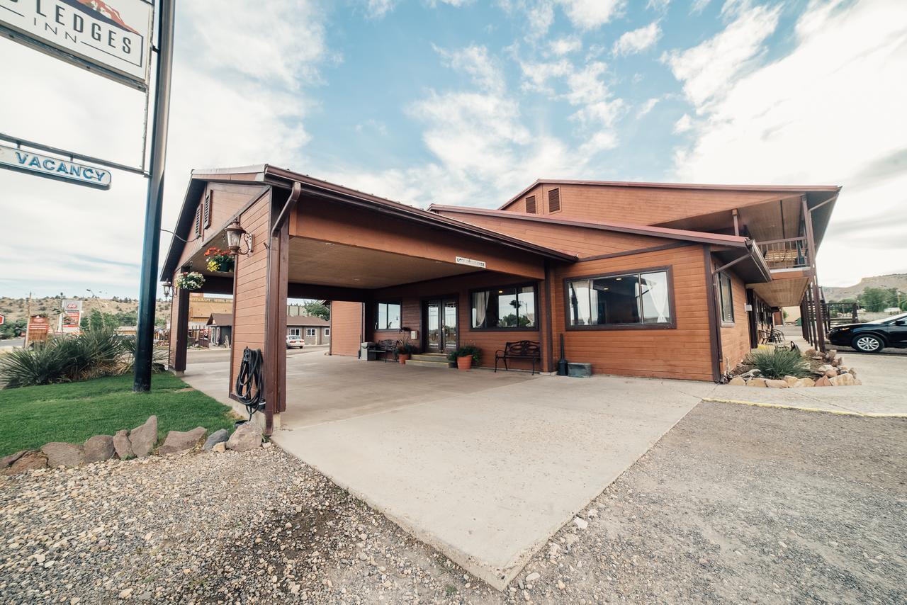 Red Ledges Hotel Tropic Exterior photo