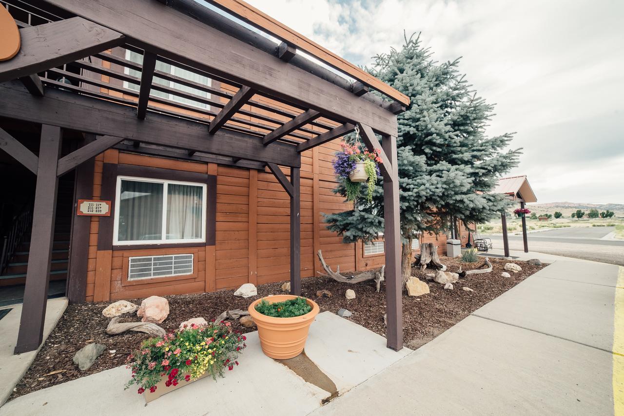 Red Ledges Hotel Tropic Exterior photo