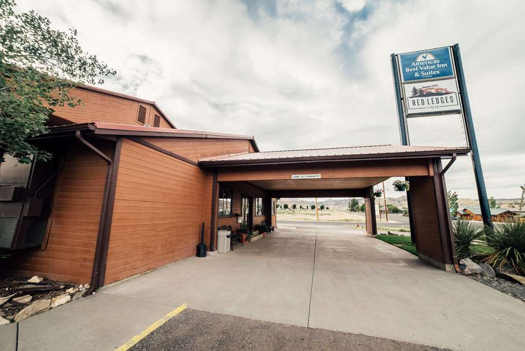 Red Ledges Hotel Tropic Exterior photo