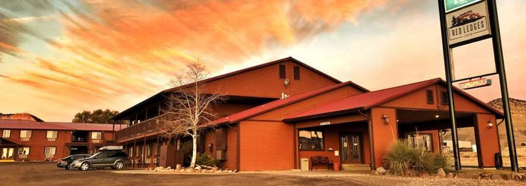 Red Ledges Hotel Tropic Exterior photo